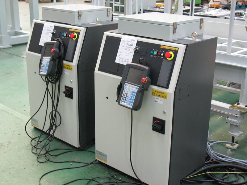 Файл:FANUC R2000iB ControlUnit.jpg