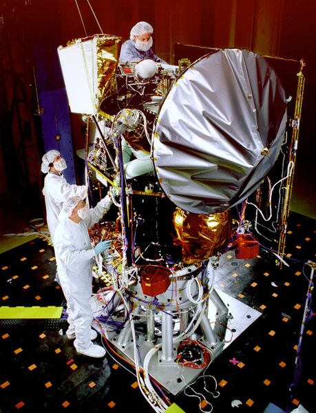 Файл:Mars Climate Orbiter during tests.jpg