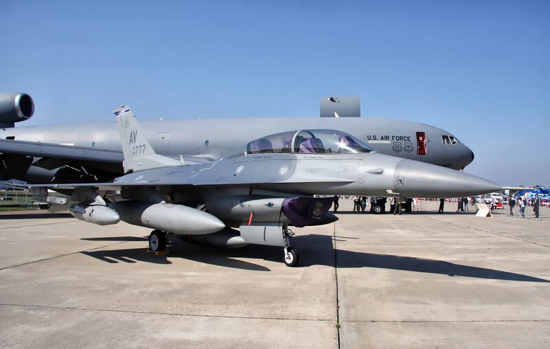 Файл:F-16 Fighting Falcon MAKS-2011 (7).jpg
