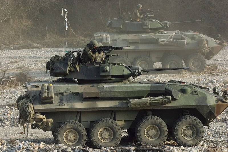 Файл:LAV-25 USMC.JPG