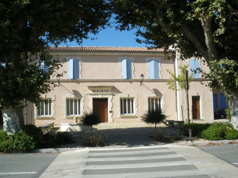 Файл:Roaix - Mairie.JPG