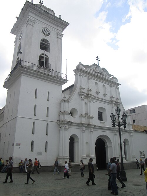 Няйф:Catedral de Caracas.JPG