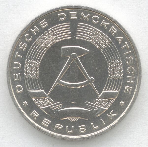 Файл:10 Pfennig DDR Bildseite.JPG