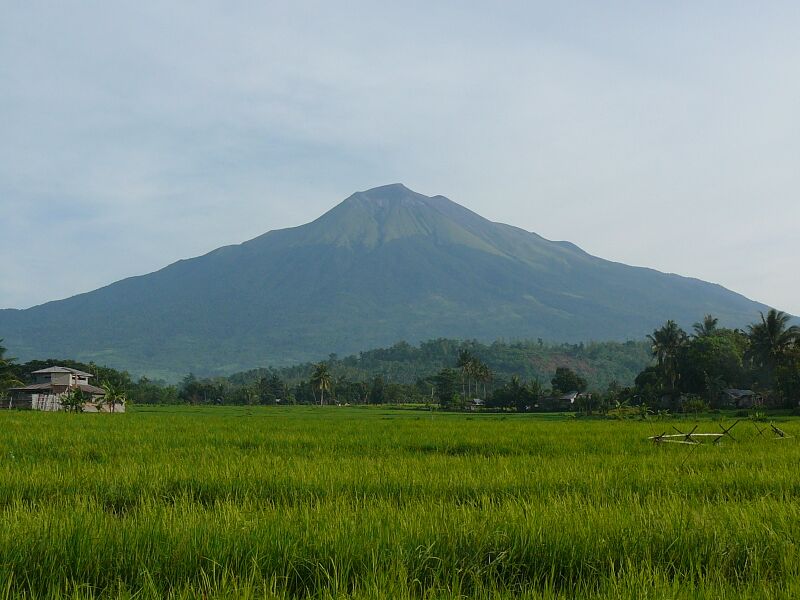 Файл:Mount Canlaon.JPG