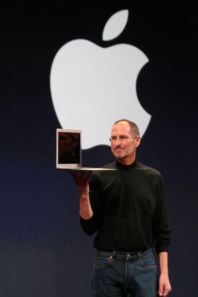Файл:SteveJobsMacbookAir.JPG