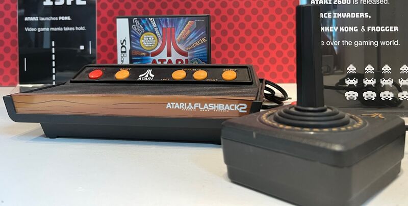 Файл:Atari Flashback 2 on display.jpg