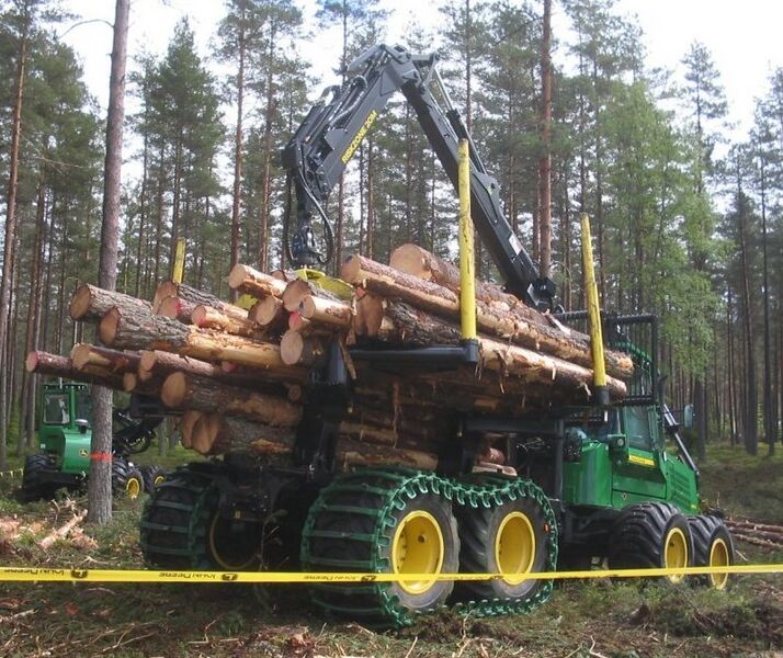 Файл:Forwarder mit Bogiebaendern.jpg