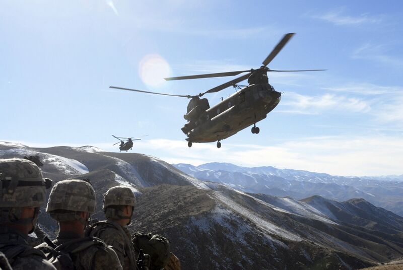 Файл:Inbound Choppers in Afghanistan 2008.jpg