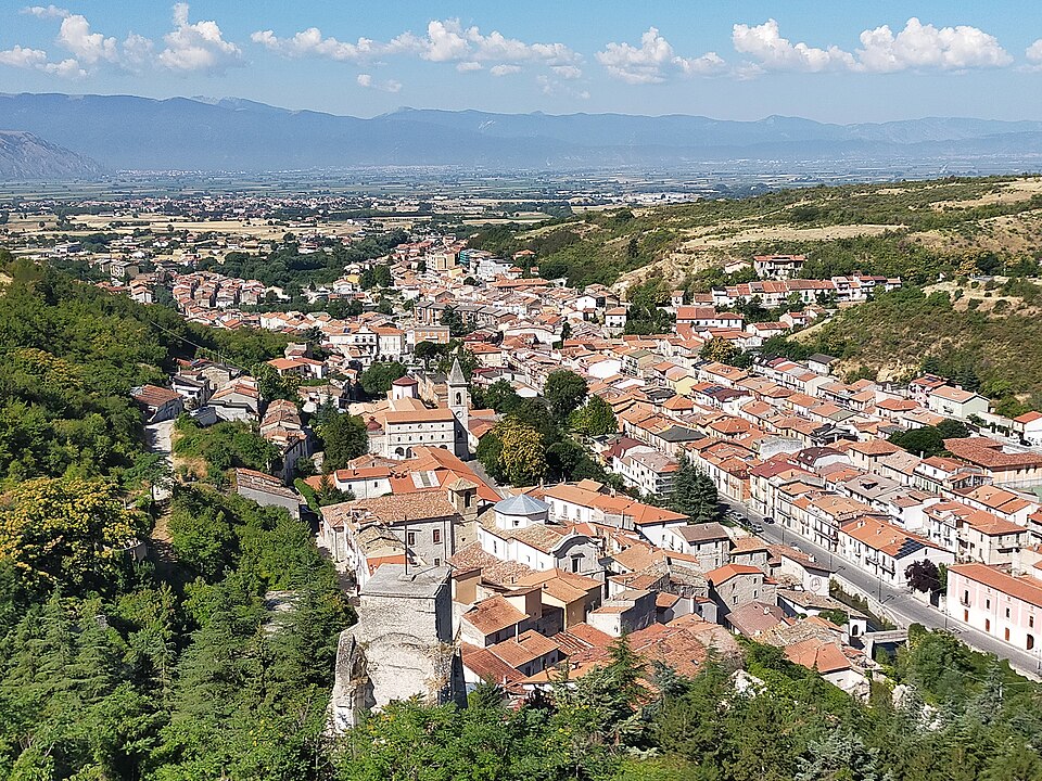 Файл:Pescina view.jpg