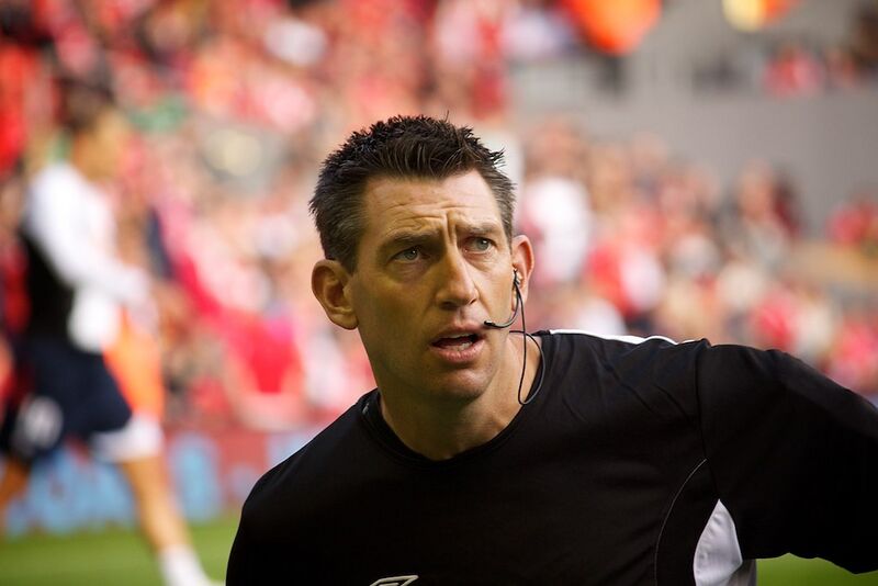 Файл:Lee Probert Liverpool vs Bolton.jpg