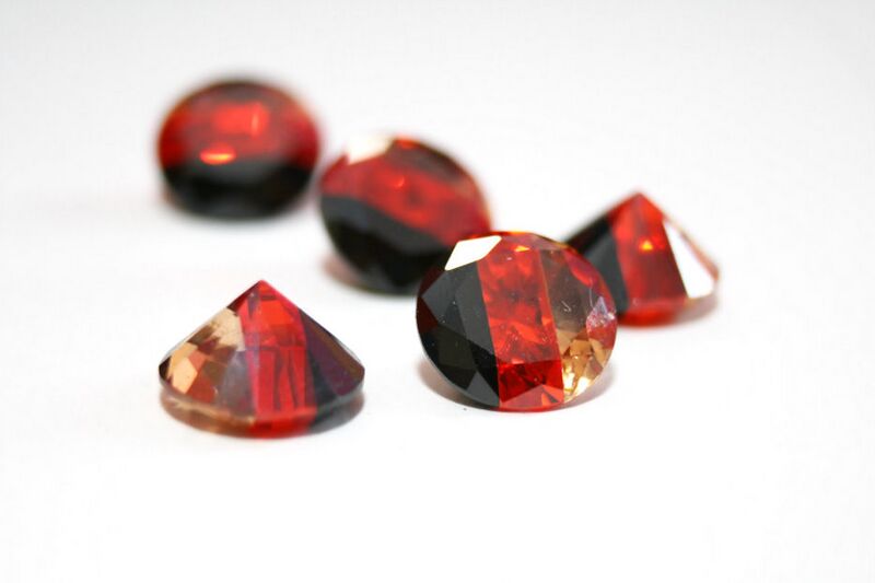 Файл:Multi Colour CubicZirconia.JPG