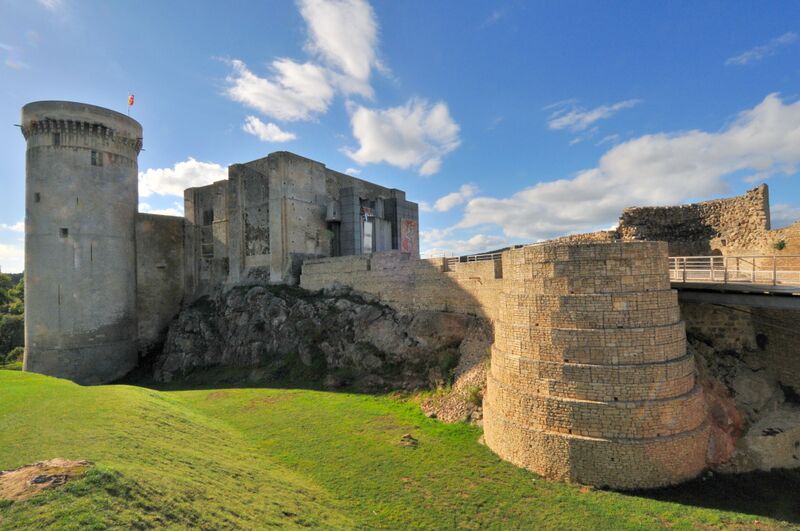 Файл:CHATEAU 08 09 2010-2.JPG