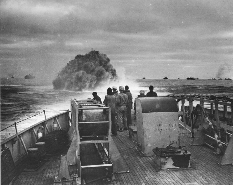 Файл:Sinking of U-175.JPG