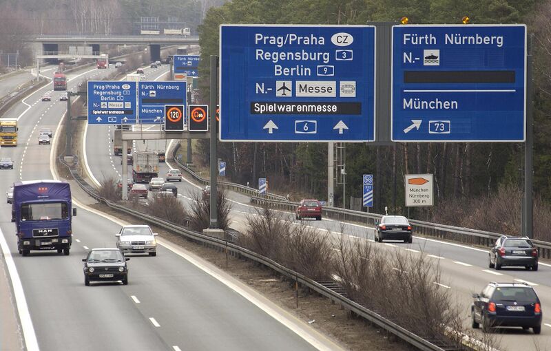 Файл:Verkehrsleitsystem Nuernberg 1.JPG
