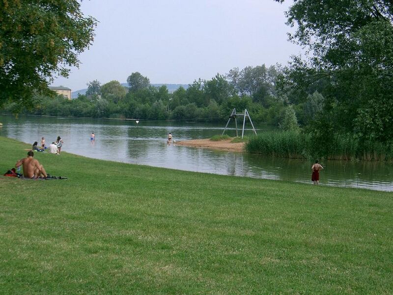 Файл:Badesee Erlabrunn.JPG