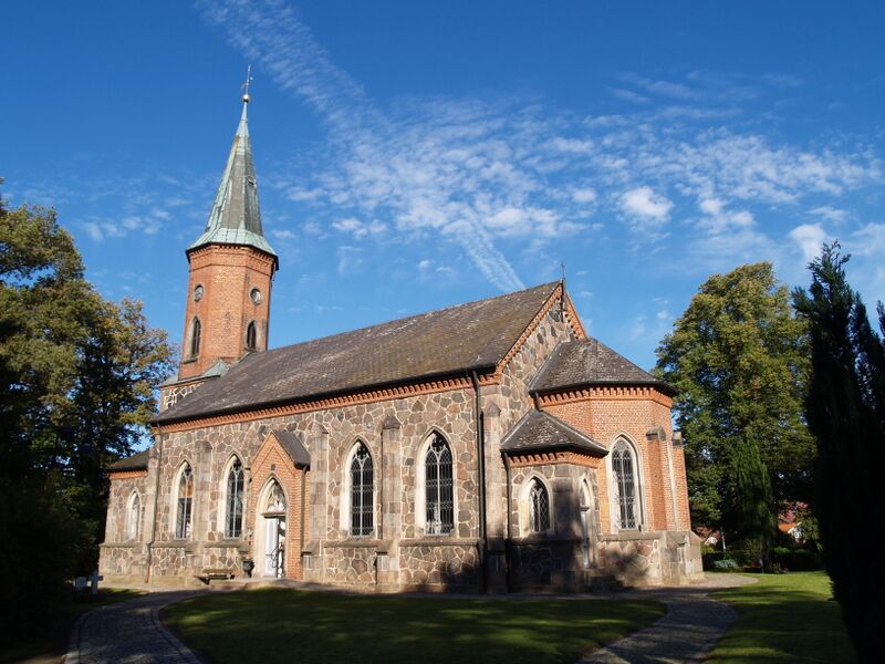 Файл:Basthorst Kirche.JPG