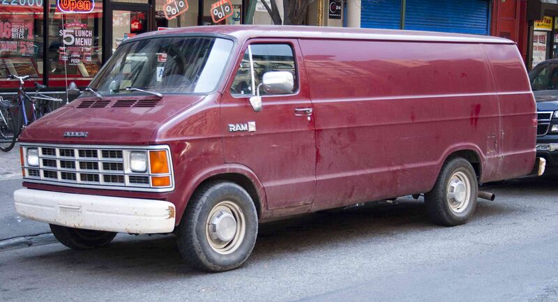 Файл:Dodge Ram panelvan long.jpg