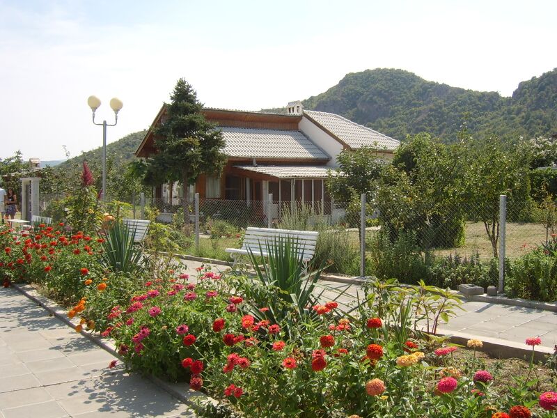 Файл:Vanga's-House-Rupite.JPG