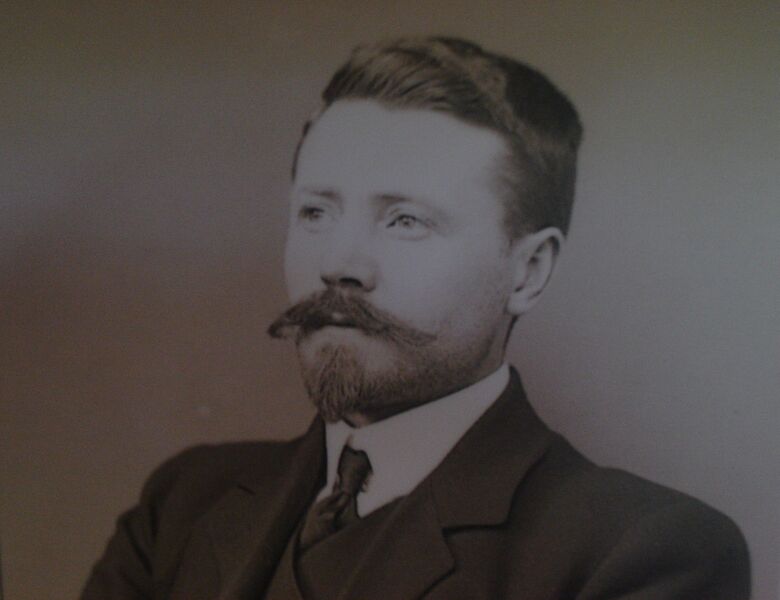 Файл:E H Wilson.JPG