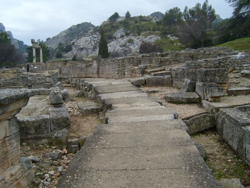 Файл:Glanum Roman Road.JPG