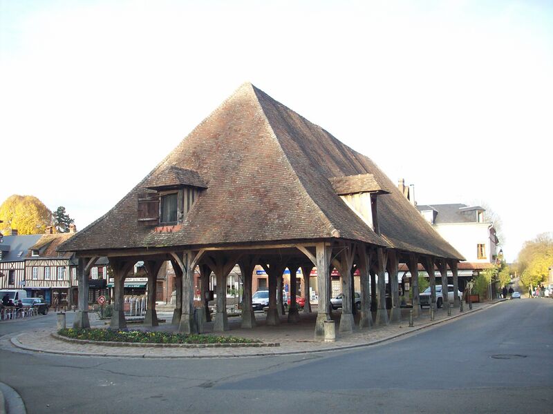 Файл:Halles de Lyons-la-Forêt.JPG