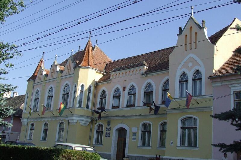 Файл:Sebes townhall.JPG