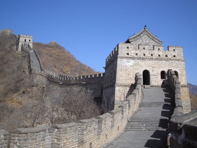 Файл:Chemin de ronde muraille long.JPG