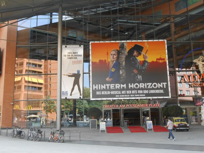 Файл:Hinterm horizont.jpg