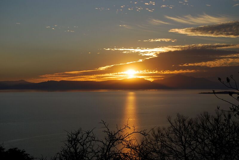 Файл:Sunset at Lake Chapala.jpg
