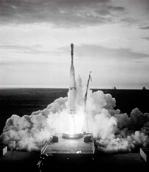 Файл:Launch of TIROS I Spac0046.jpg