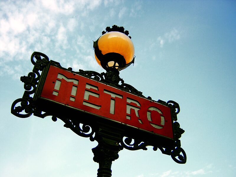 Файл:Paris Metro Sign.jpg
