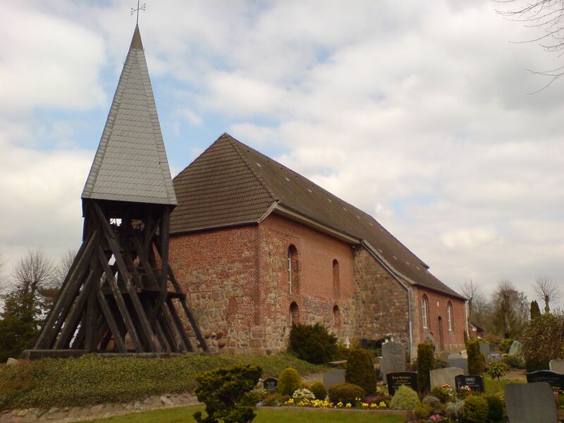 Файл:Hohenaspe Kirche.JPG