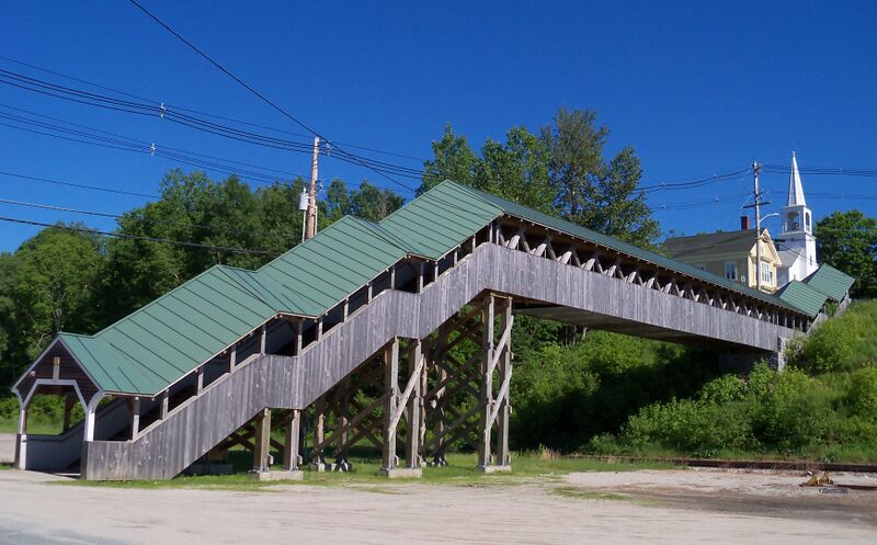 Файл:Island Pond Pedestrian Bridge.JPG
