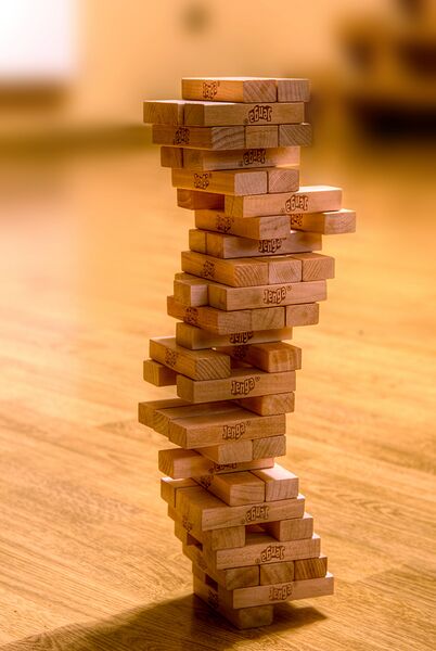 Файл:Jenga distorted.jpg