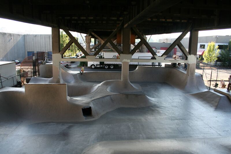 Файл:Burnside Skatepark Portland, Oregon.JPG