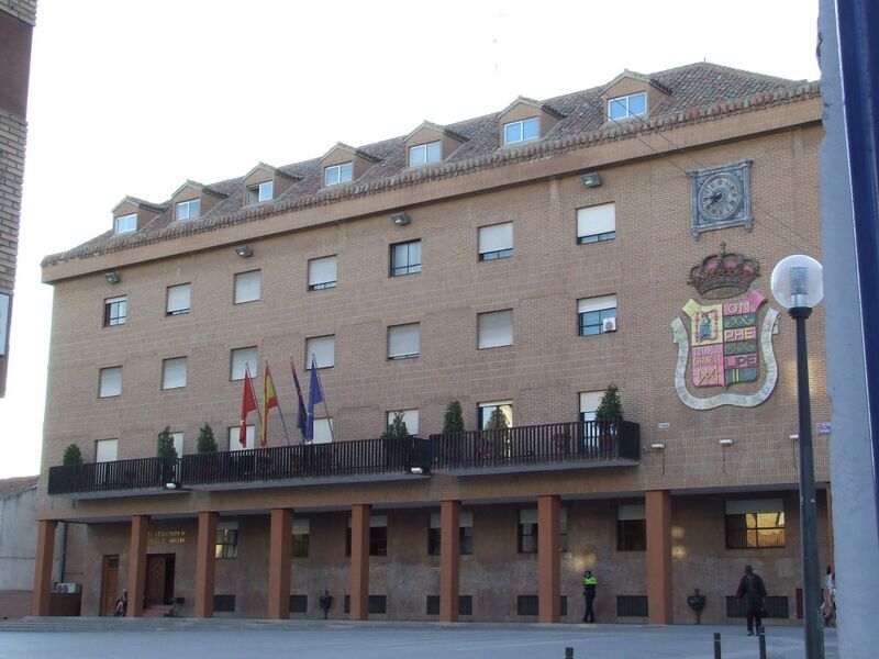 Файл:Mostoles AYUNTAMIENTO.JPG