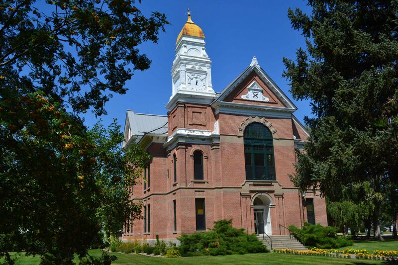 Файл:Choteau County Courthouse.JPG