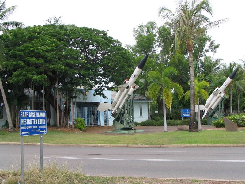 Файл:RAAF Base Darwin main gate.jpg