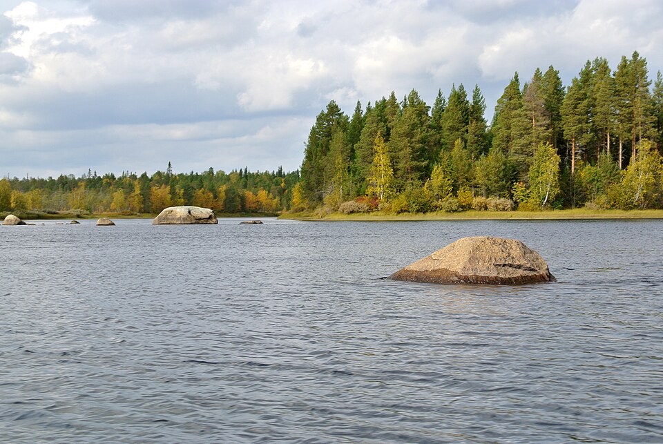 Файл:Yuskozero lake.JPG