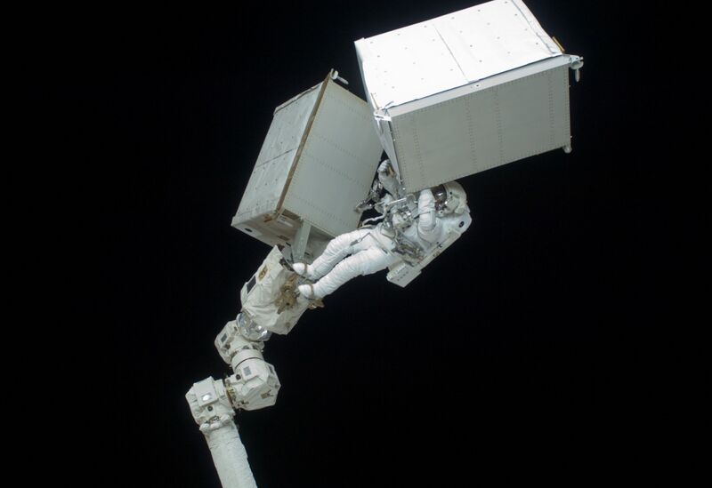 Файл:STS-128 EVA2 Christer Fuglesang.jpg