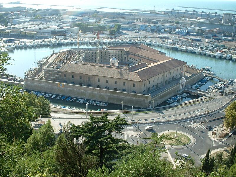 Файл:Ancona Mole Vanvitelliana.JPG