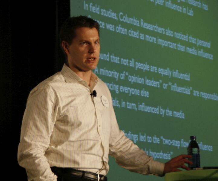 Файл:Duncan Watts.jpg