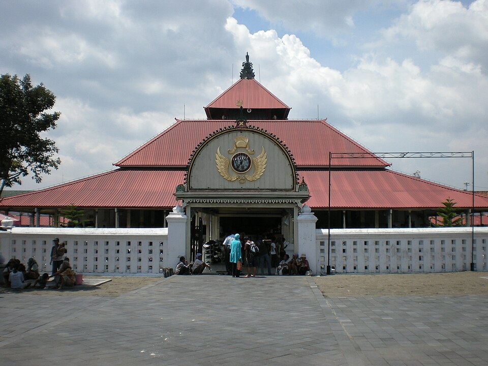 Файл:GrandMosqueYogya.JPG