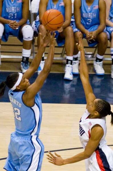 Файл:Rashanda McCants versus Connecticut 2.jpg