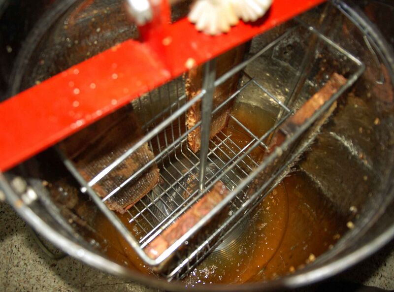 Файл:Extractor Beekeeping.jpg