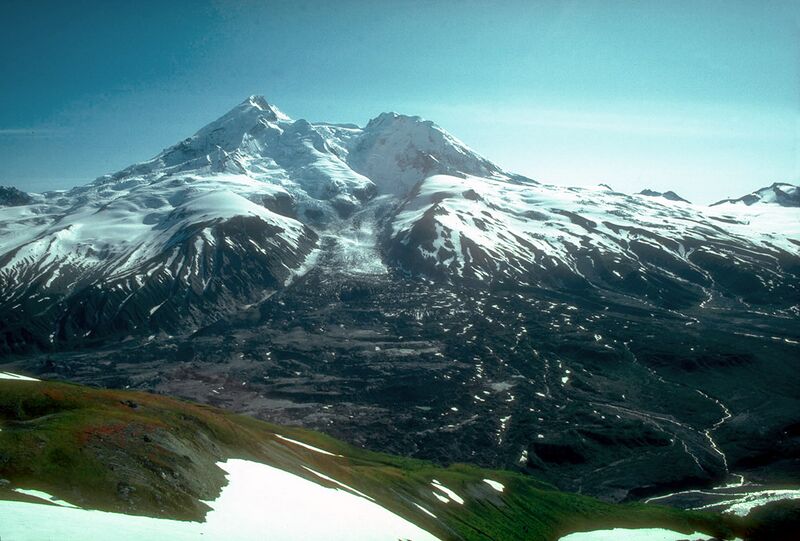 Файл:MountRedoubt.jpg