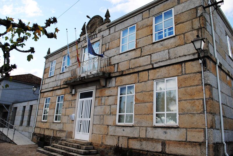 Файл:Casa do Concello de Cartelle.JPG
