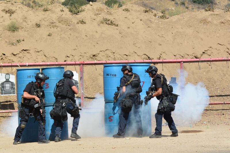 Файл:LAPD SWAT Exercise 2.jpg