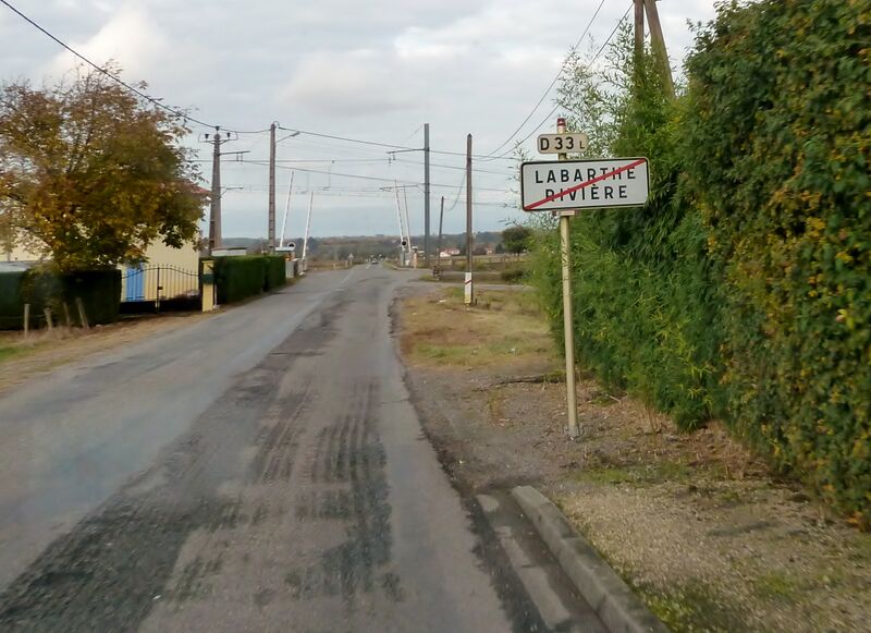 Файл:Sortie de Labarthe-Rivière.JPG
