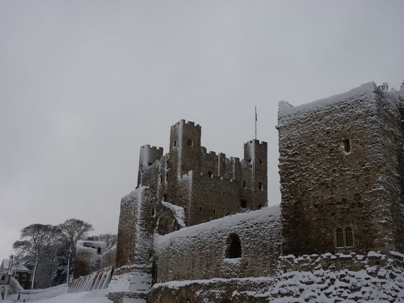 Файл:Rochester castle winter.jpg